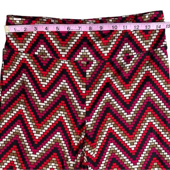 No Boundaries size large chevron “brick” look flare leg leggings/pants NEW - Picture 13 of 16